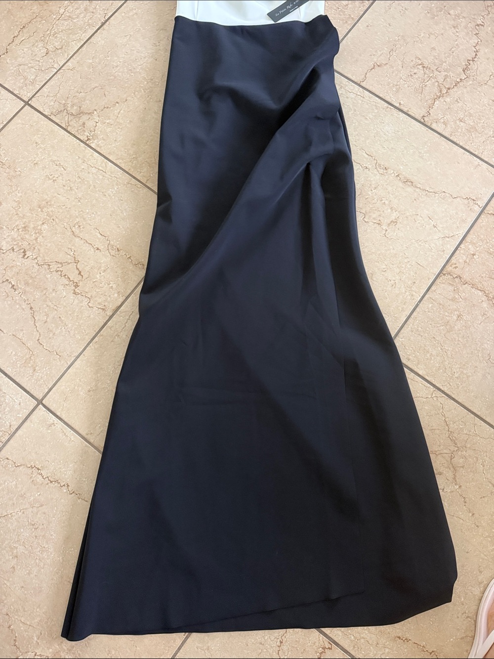 Chiara Boni Black and White Off-Shoulder Maxi Gown - Picture 4 of 16